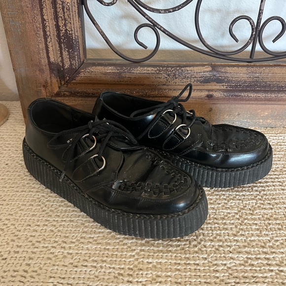 T.u.k black leather creeper